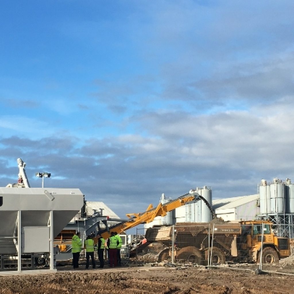 Cenin Trakmix Track Mounted Mobile Continuous Concrete Mixing Plant